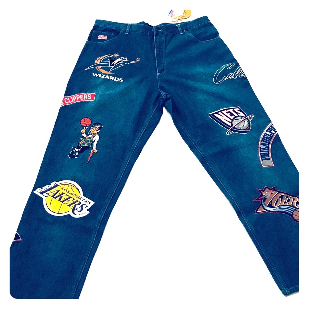 Men’s NWT Vintage UNK NBA Team Logos Jeans Size 38
